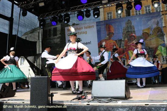 Trachtlerinnen und Trachtler der Gaugruppe und Gaujugendgruppe der Isargau Bayerische Heimat- und Volkstrachtenvereine e.V., der in diesem Jahr sein 100jähriges Bestehen feiert beim Stadtgründungsfest München 2019 (©Foto:Martin Schmitz)